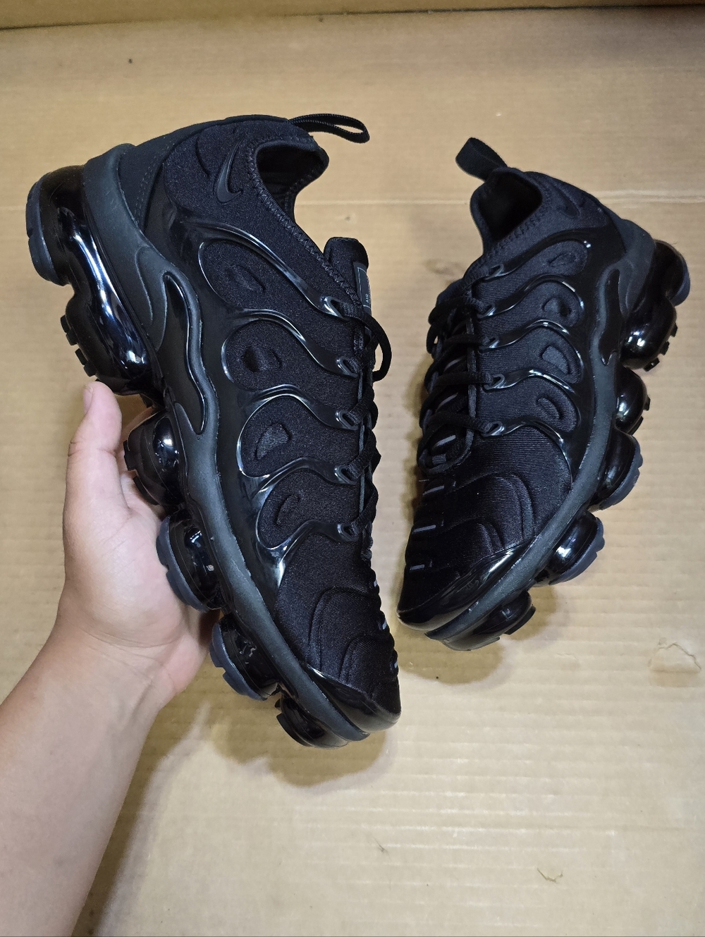 Nike Men’s Black VaporMax-style Bubble Sole Sneakers